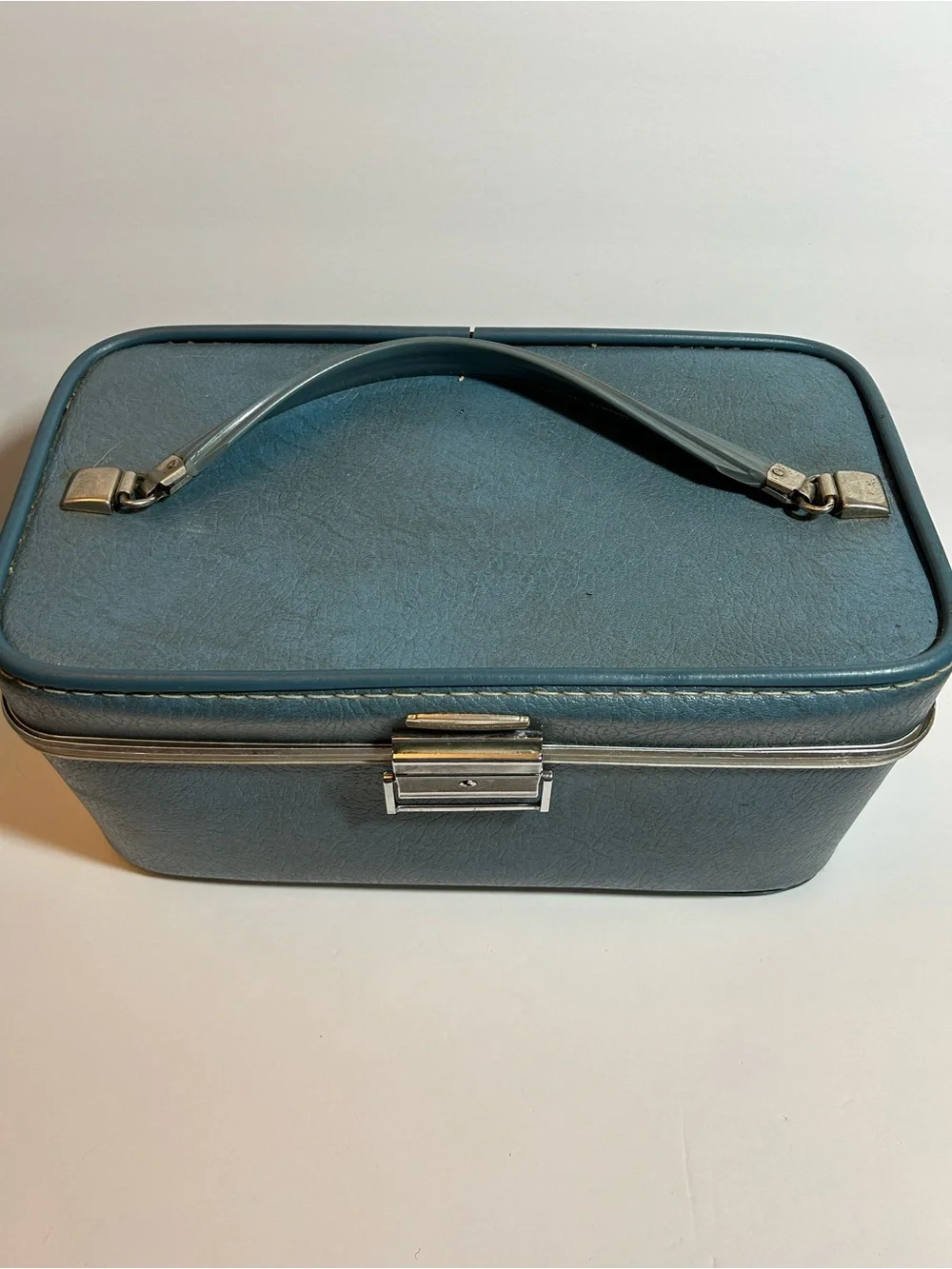 Vintage Towncraft Slate Blue Train Case Hard Shell Makeup Cosmetic Travel Bag